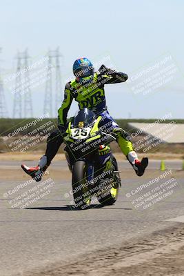 media/Aug-03-2025-TrackDaz (Sun) [[bf4a71acf9]]/B Group/1220pm (Wheelie Bump)/